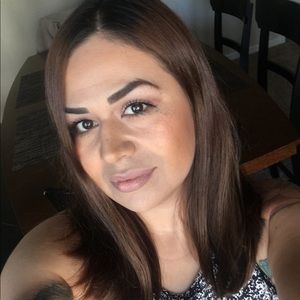 Meet your Posher, Corina